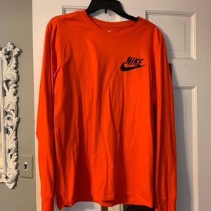 Men’s NIKE shirt